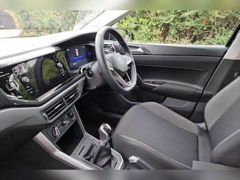 Used Volkswagen Polo 2022 for sale - 76123957: Photo 2