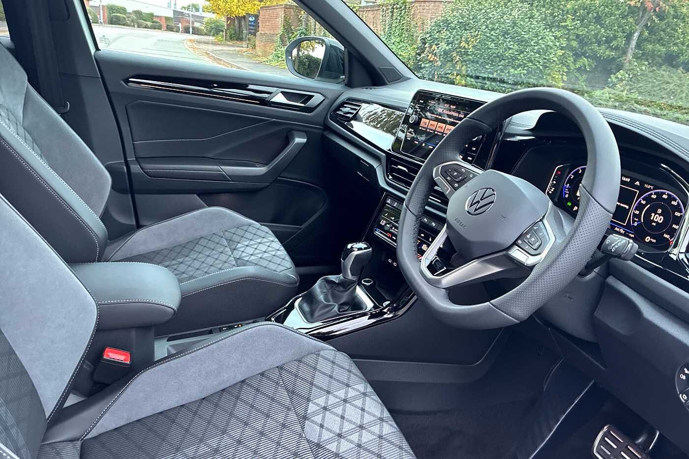 Used Volkswagen T-Roc 2025 for sale - 77177040: Photo 6