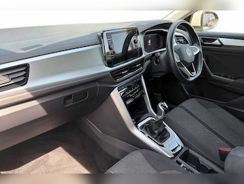 Used Volkswagen T-Roc 2022 for sale - 79363319: Photo