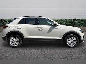 Used Volkswagen T-Roc 2022 for sale - 79363319: Photo
