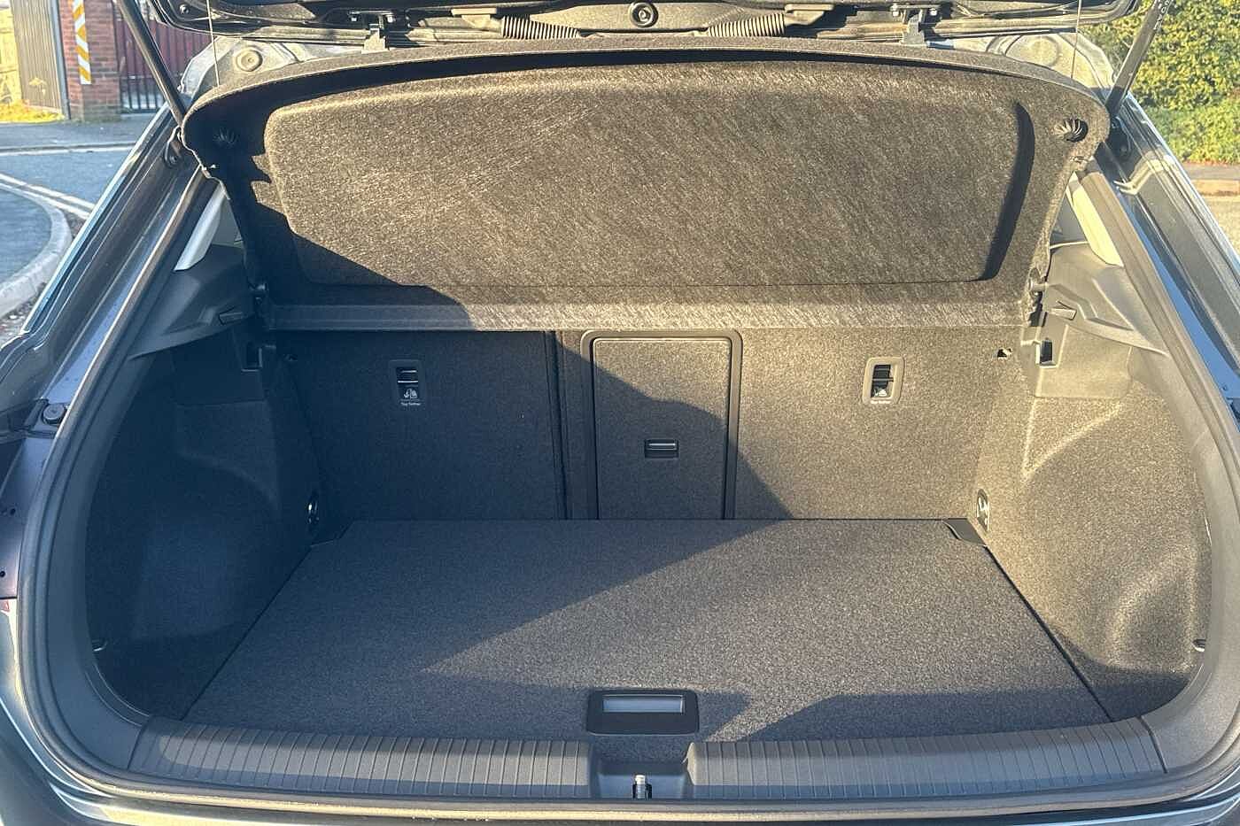 Used Volkswagen T-Roc 2025 for sale - 77177496: Photo 12