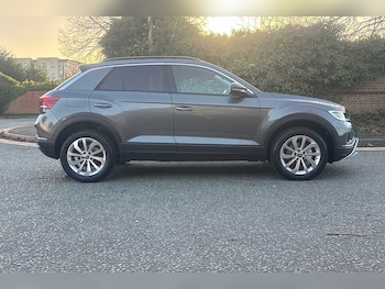 Used Volkswagen T-Roc 2025 for sale - 77177496: Photo