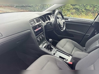 Used Volkswagen Golf 2020 for sale - 76372402: Photo