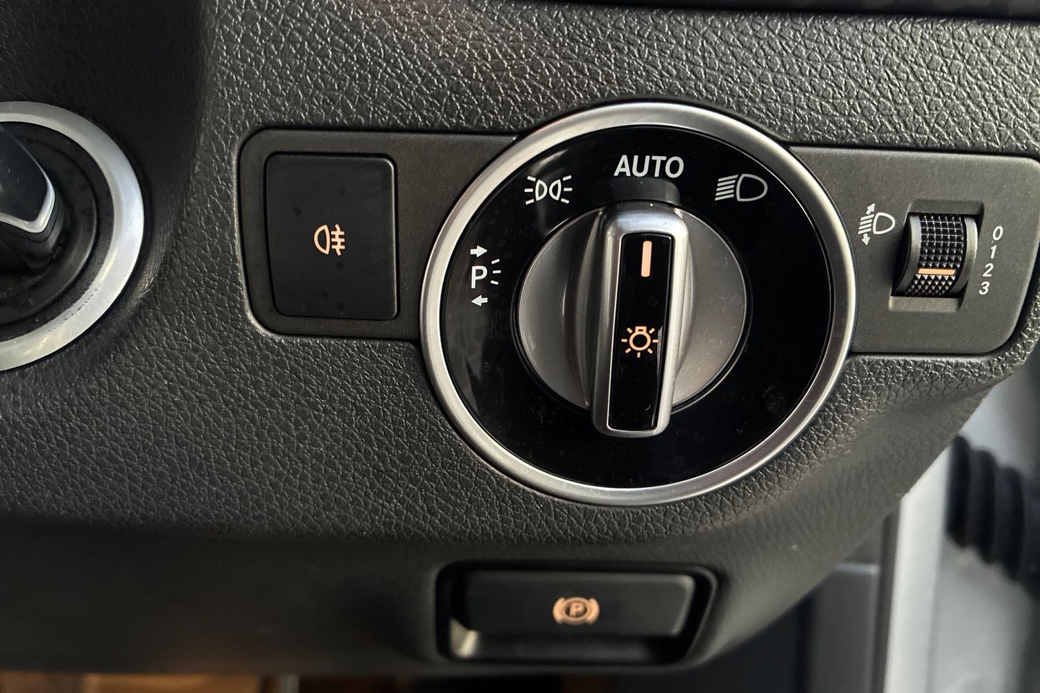 Used Mercedes-Benz A-Class 2016 for sale - 77124556: Photo 20