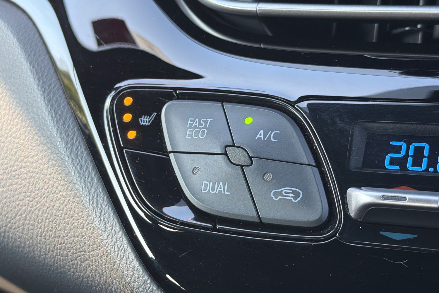 Used Toyota C-HR 2020 for sale - 77672831: Photo 21