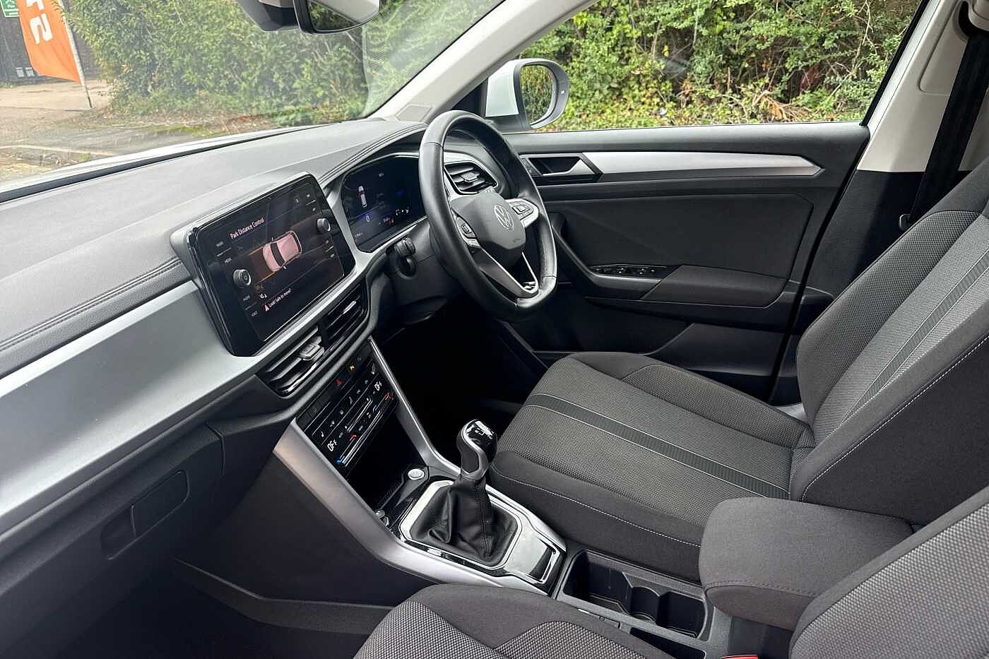 Used Volkswagen T-Roc 2024 for sale - 76110718: Photo 2