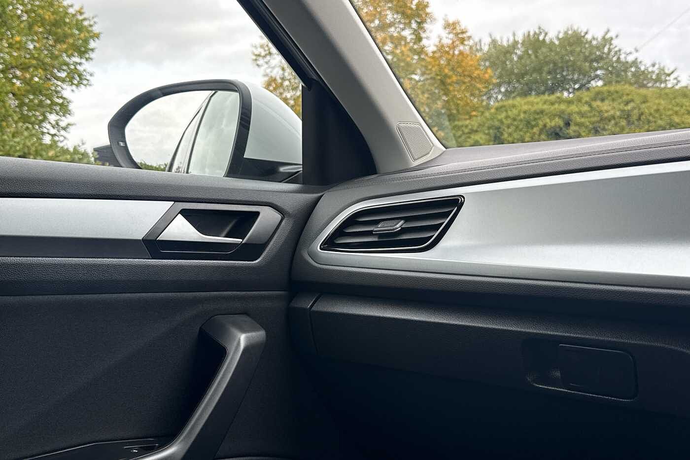 Used Volkswagen T-Roc 2024 for sale - 76110718: Photo 20