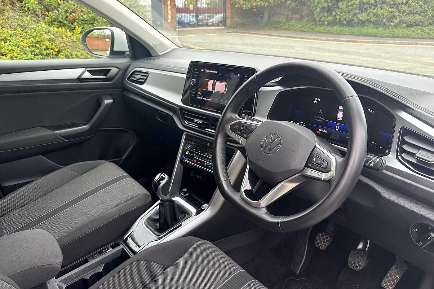 Used Volkswagen T-Roc 2024 for sale - 76110718: Photo 6
