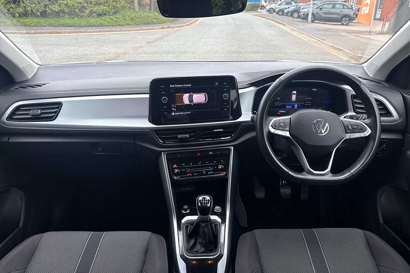 Used Volkswagen T-Roc 2024 for sale - 76110718: Photo 8