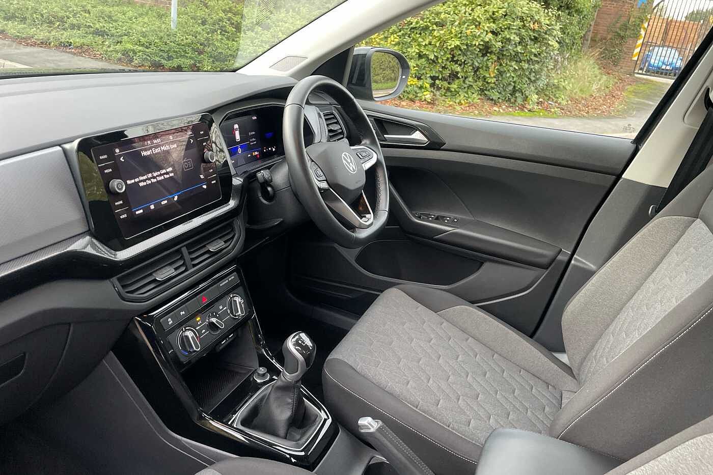 Used Volkswagen T-Cross 2024 for sale - 77177349: Photo 2