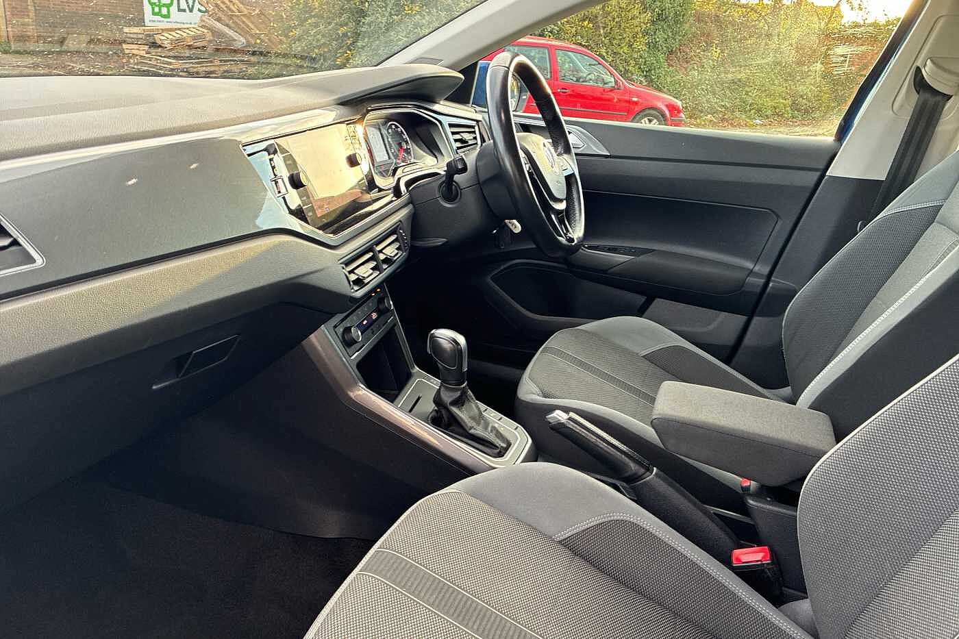 Used Volkswagen Polo 2019 for sale - 76670972: Photo 2