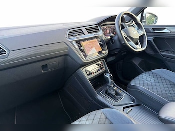 Used Volkswagen Tiguan 2023 for sale - 76800460: Photo