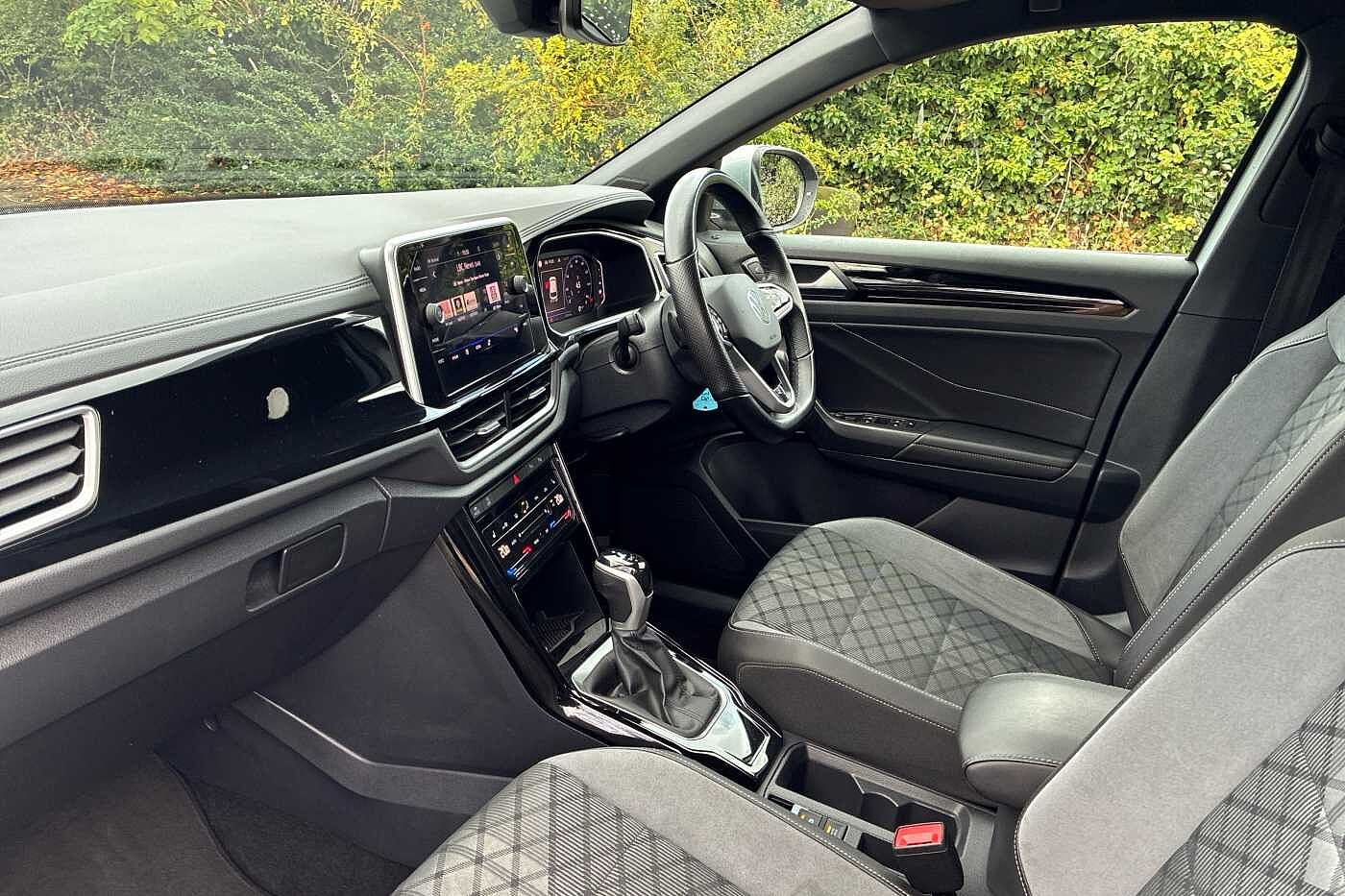 Used Volkswagen T-Roc 2022 for sale - 77177168: Photo 2