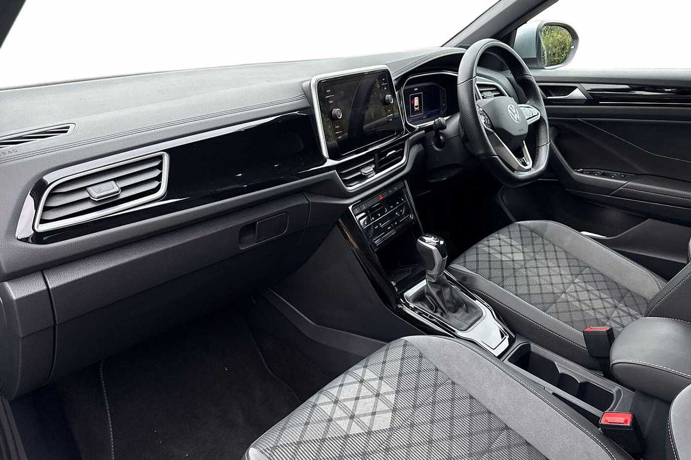 Used Volkswagen T-Roc 2023 for sale - 77177221: Photo 2