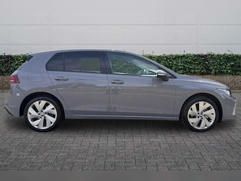 Used Volkswagen Golf 2025 for sale - 79751945: Photo