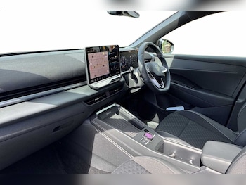 Used Volkswagen T-Roc 2026 for sale - 79454607: Photo