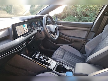 Used Volkswagen Golf 2024 for sale - 76111612: Photo 2