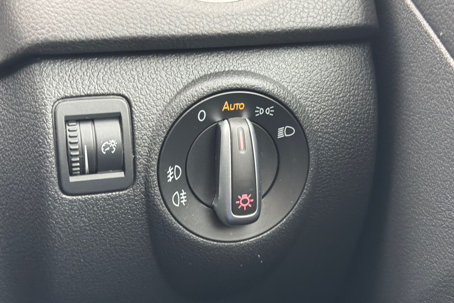 Used Volkswagen Tiguan 2015 for sale - 77176554: Photo 28