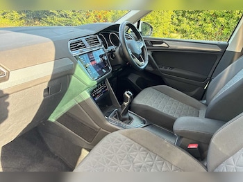 Used Volkswagen Tiguan 2021 for sale - 75678924: Photo