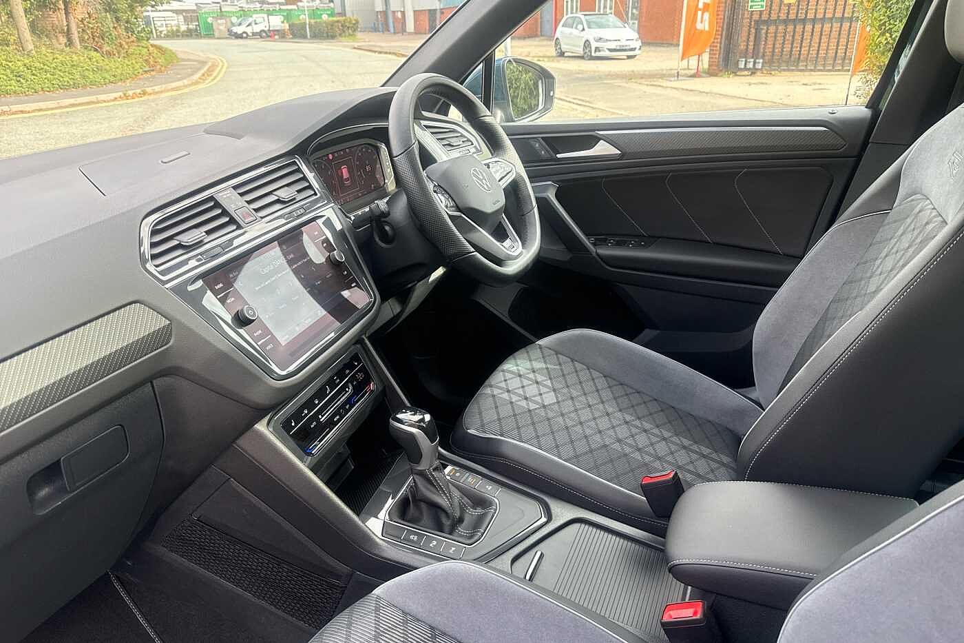 Used Volkswagen Tiguan 2023 for sale - 76410277: Photo 2