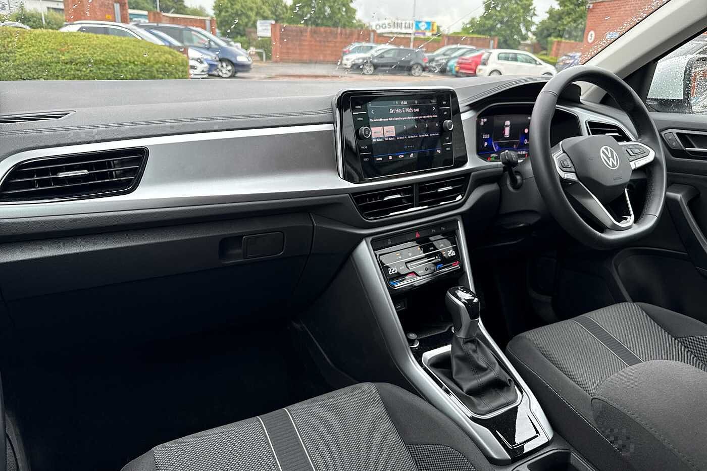 Used Volkswagen T-Roc 2025 for sale - 76154374: Photo 2