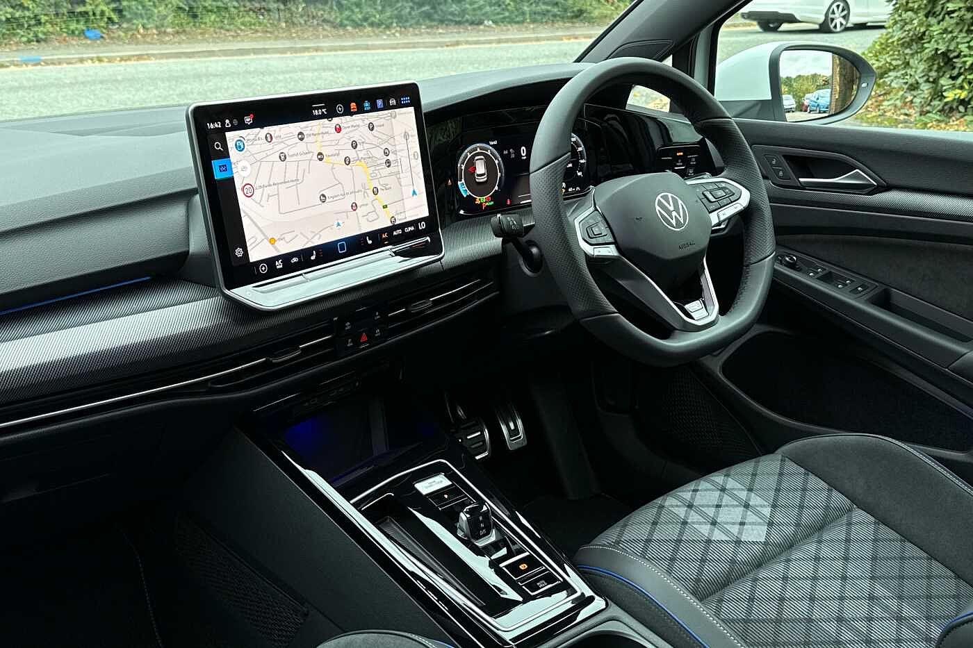 Used Volkswagen Golf 2025 for sale - 76474554: Photo 2