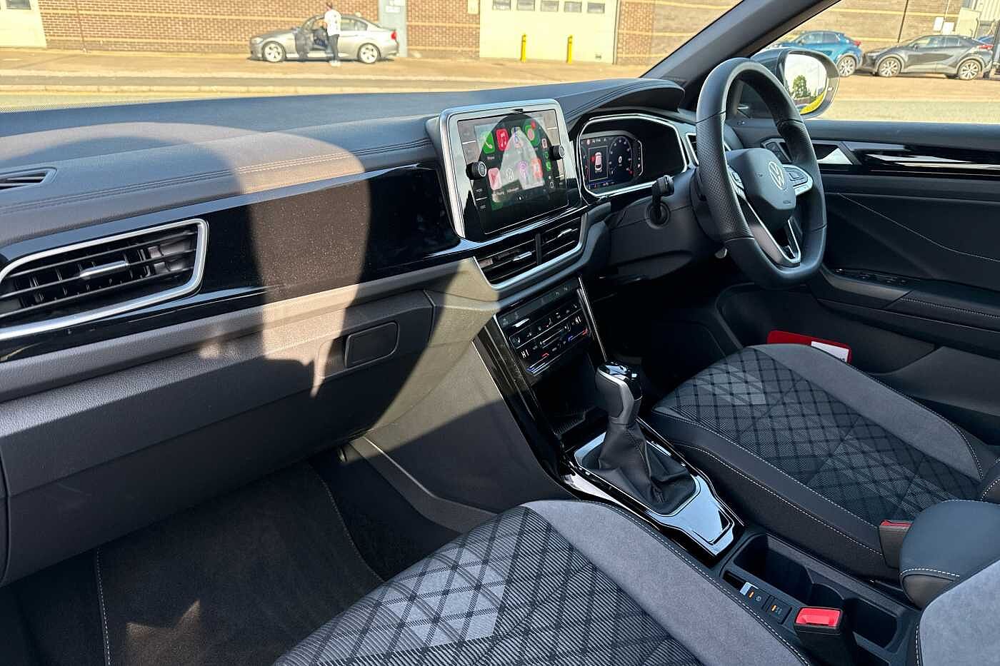 Used Volkswagen T-Roc 2025 for sale - 77177709: Photo 2