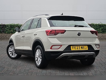 Used Volkswagen T-Roc 2023 for sale - 76800335: Photo