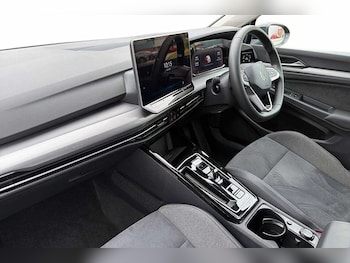 Used Volkswagen Golf 2024 for sale - 79213639: Photo