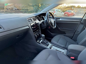 Used Volkswagen Golf 2020 for sale - 76800716: Photo