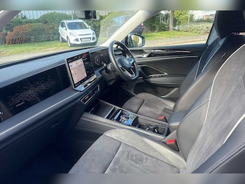 Used Volkswagen Tiguan 2024 for sale - 77177048: Photo