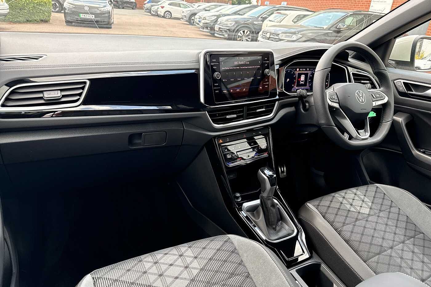 Used Volkswagen T-Roc 2025 for sale - 77177523: Photo 2