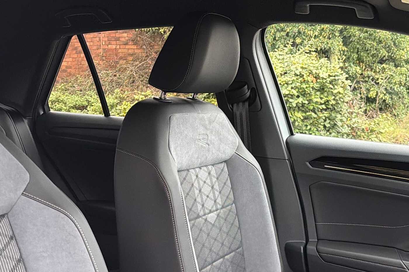 Used Volkswagen T-Roc 2025 for sale - 77176573: Photo 17