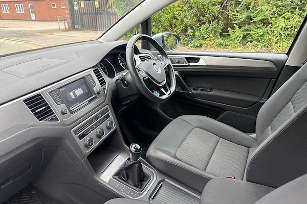 Used Volkswagen Golf SV 2016 for sale - 76111243: Photo 2