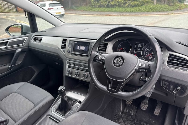 Used Volkswagen Golf SV 2016 for sale - 76111243: Photo 6