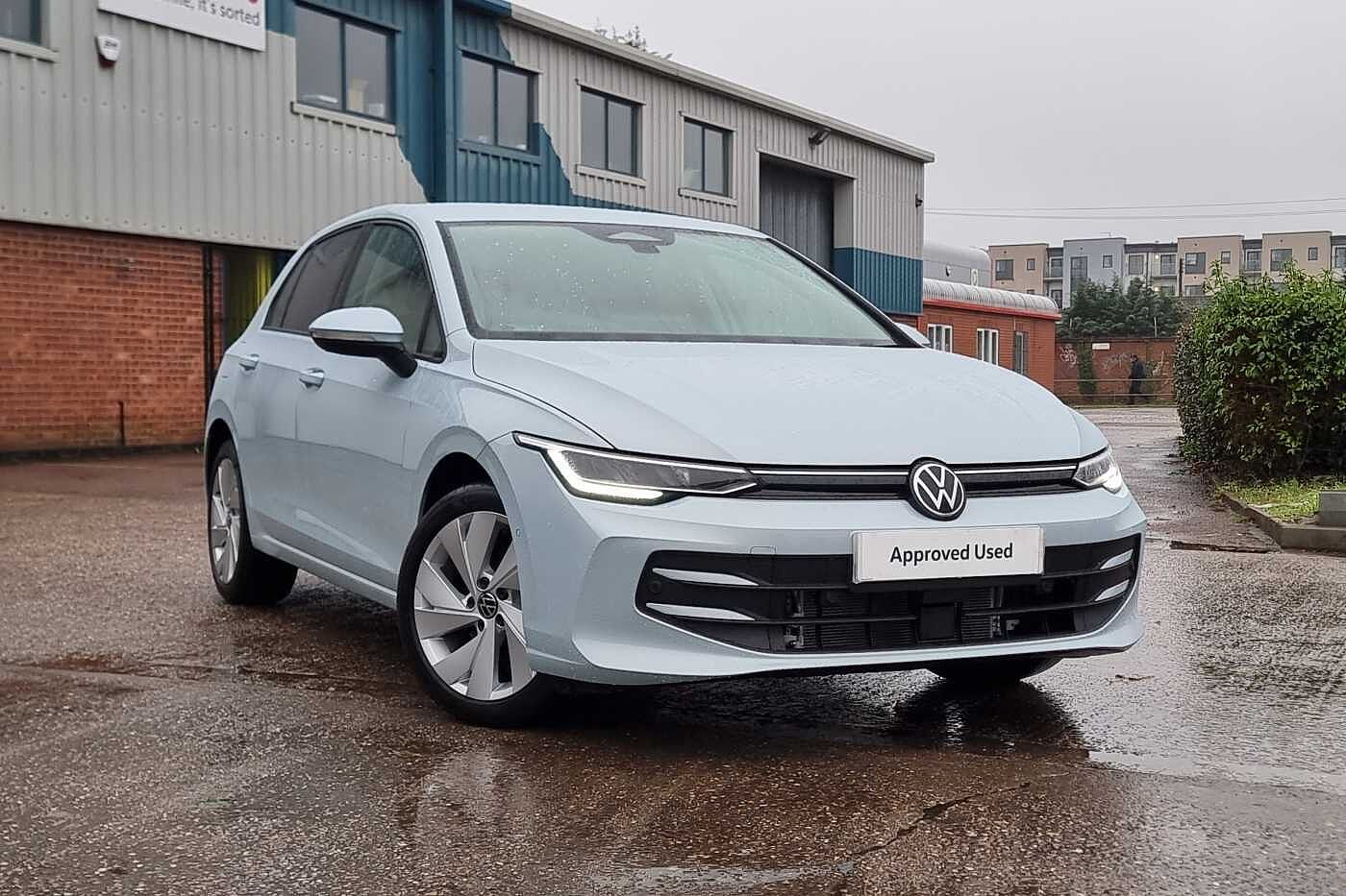 Used Volkswagen Golf 2025 for sale - 76800389: Photo 1