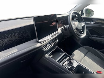Used Volkswagen Tiguan 2024 for sale - 78901890: Photo