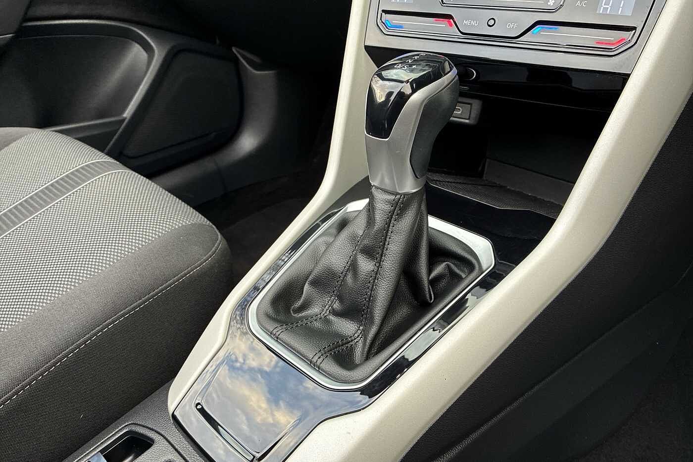 Used Volkswagen T-Roc 2023 for sale - 76350508: Photo 10
