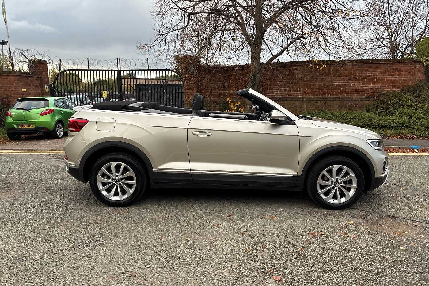 Used Volkswagen T-Roc 2023 for sale - 76350508: Photo 14