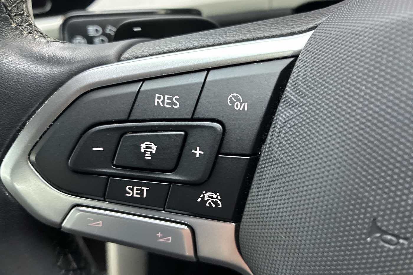 Used Volkswagen T-Roc 2023 for sale - 76350508: Photo 20