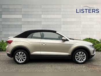 Used Volkswagen T-Roc 2023 for sale - 76350508: Photo
