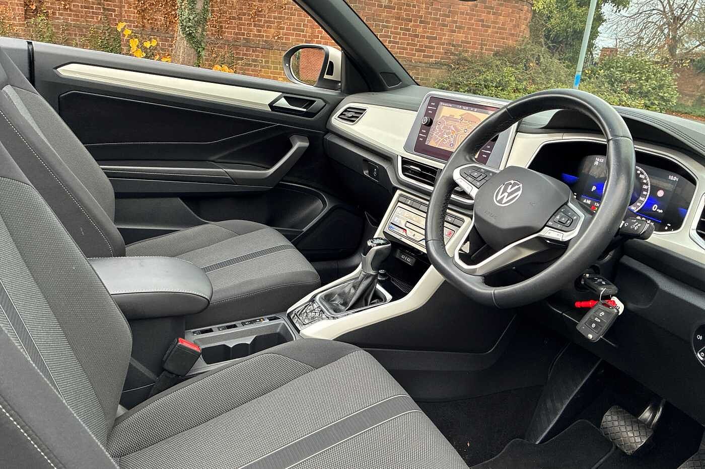 Used Volkswagen T-Roc 2023 for sale - 76350508: Photo 6
