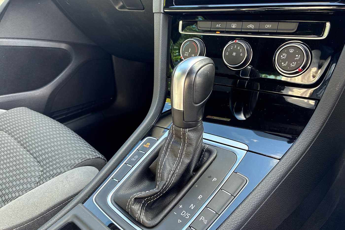 Used Volkswagen Golf 2020 for sale - 76434261: Photo 10