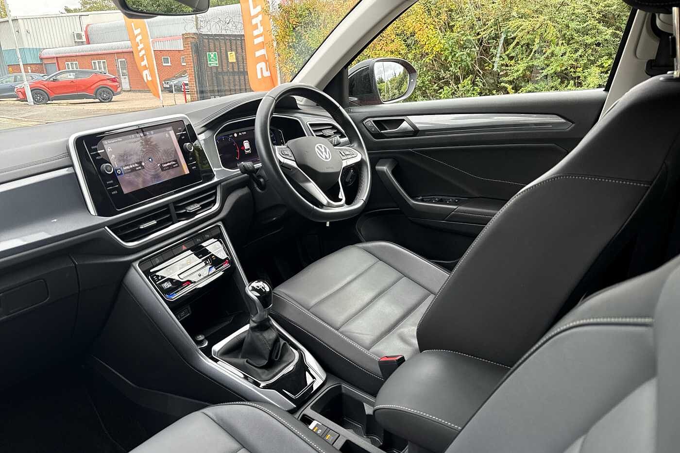 Used Volkswagen T-Roc 2022 for sale - 76315670: Photo 2