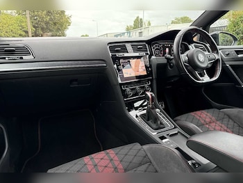 Used Volkswagen Golf 2019 for sale - 76110813: Photo 2