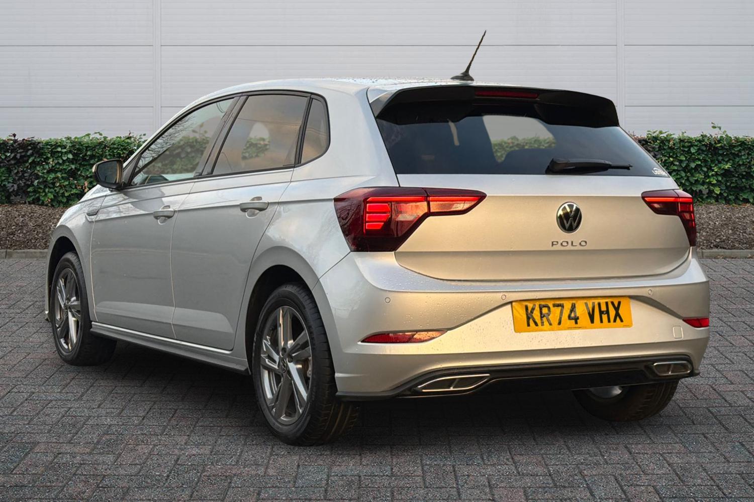 Used Volkswagen Polo 2024 for sale - 76800367: Photo 2