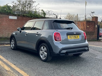 Used MINI Hatch 2022 for sale - 76703536: Photo