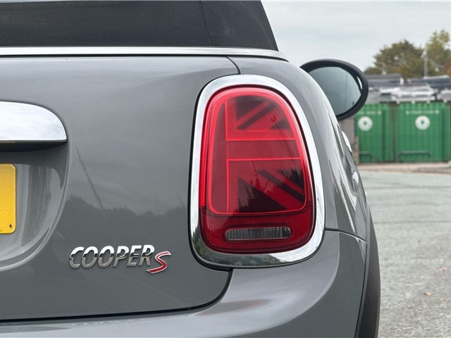 Used MINI Convertible 2018 for sale - 76139739: Photo 19