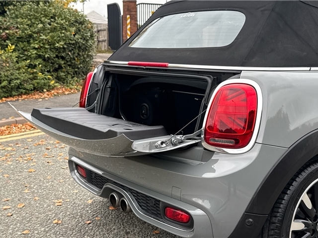 Used MINI Convertible 2018 for sale - 76139739: Photo 21