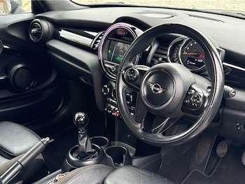 Used MINI Convertible 2018 for sale - 76139739: Photo